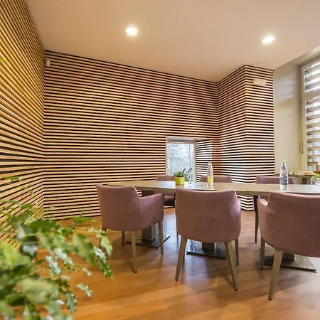 Hotel Chateau Du Bost 3*