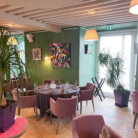 Chateau Du Bost 3* Bellerive-sur-Allier